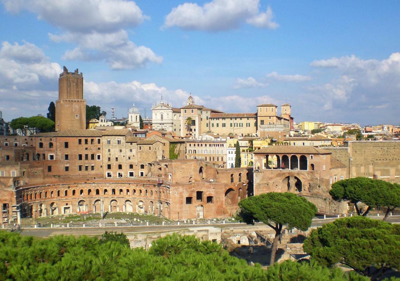 Roma Center Fori Imperiali Raffy'S Charming Suite Luaran gambar